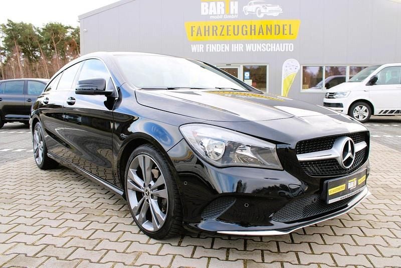 Gebraucht Mercedes CLA180 122 PS (89 kW) 2018 Schwarz Limousine