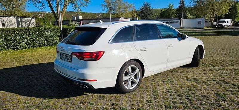 Gebraucht Audi A4 Ambiente 150 PS (110 kW) 2019 Weiß Kombi