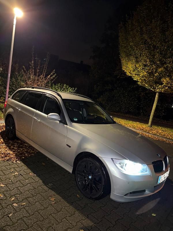 Gebraucht BMW 318 129 PS (94 kW) 2007 Silber Kombi