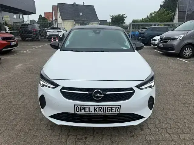 Gebraucht Opel Corsa-e Edition 100 kW (136 PS) 2022 Jade weiss/arktis weiss Kleinwagen