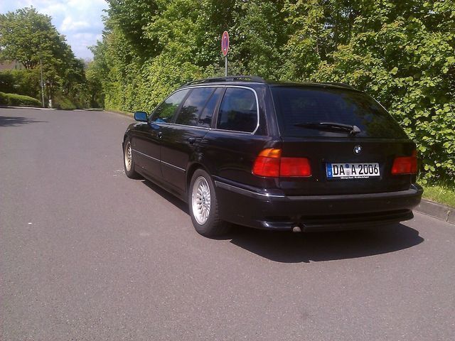 Gebraucht BMW 520 136 PS (100 kW) 2000 Schwarz metallic Kombi