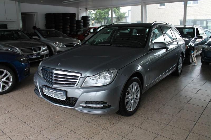 Gebraucht Mercedes C180 156 PS (114 kW) 2011 Silber Kombi