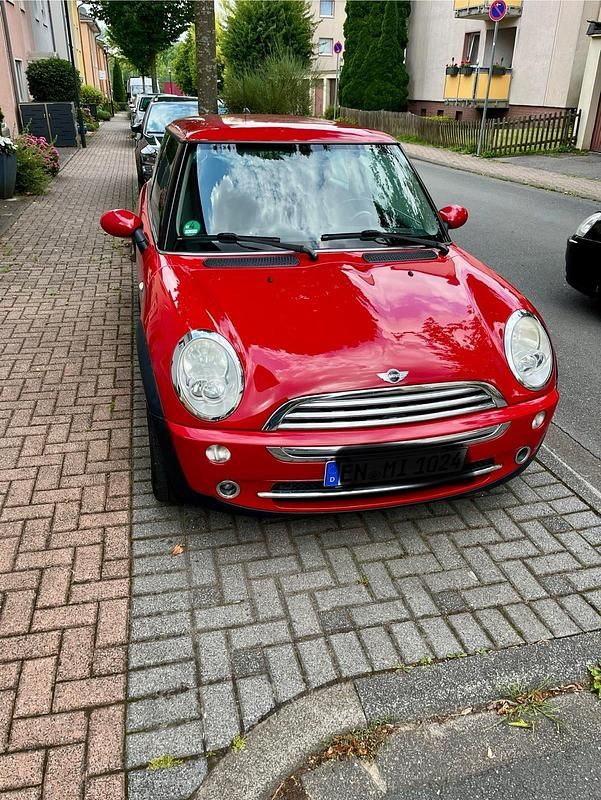 Rot Gebraucht 2006 Mini ONE Kleinwagen | 3.299 € (Fairer Preis) - Bild 1/4