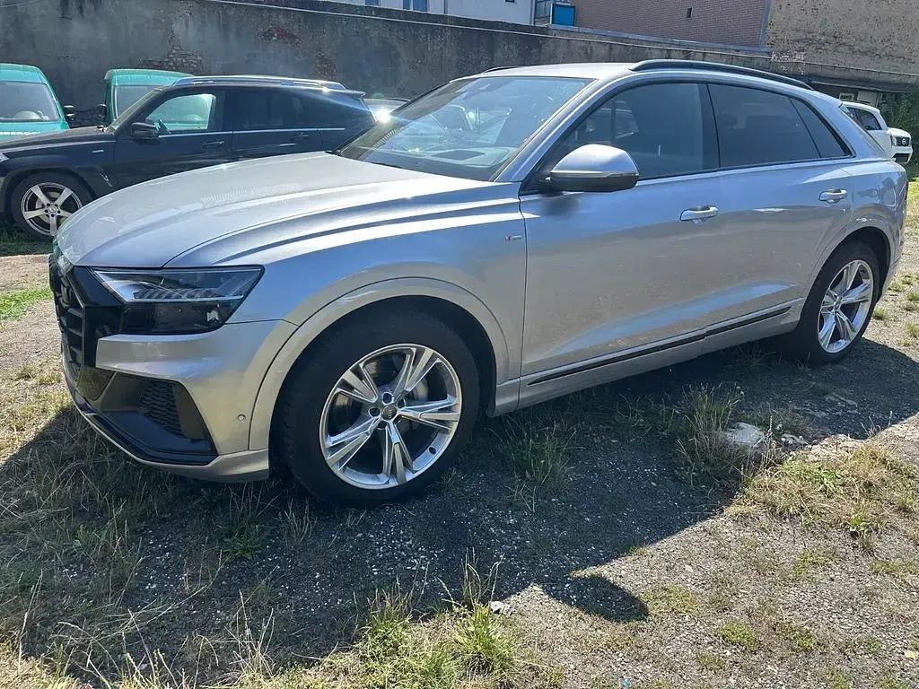 Gebraucht Audi Q8 Sport 286 PS (210 kW) 2021 Silber SUV