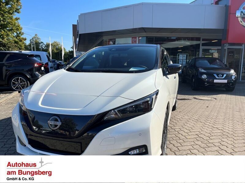 Weiss Gebraucht 2023 Nissan Leaf 360º Kleinwagen | 33.990 € - Bild 1/3