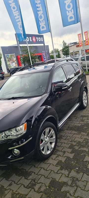 Gebraucht Mitsubishi Outlander 156 PS (114 kW) 2011 Schwarz SUV