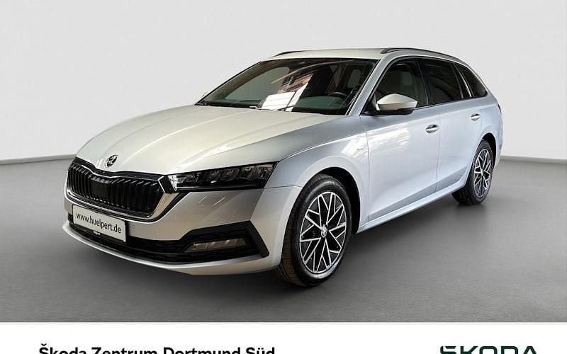 Silber Gebraucht 2022 Skoda Octavia Clever Kombi | 22.333 € (Guter Preis) - Bild 1/4