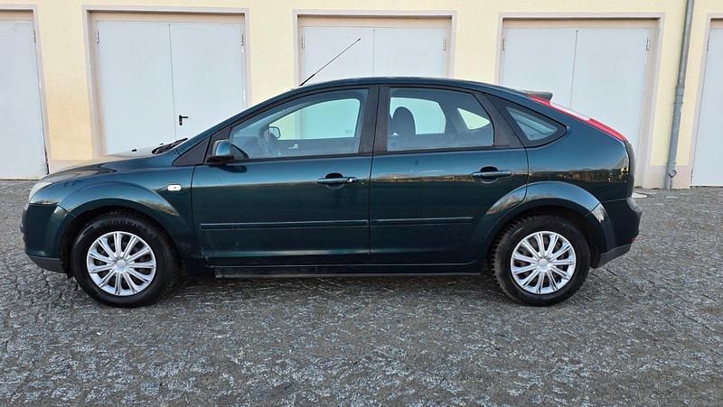 Gebraucht Ford Focus 100 PS (73 kW) 2007 Grün Limousine
