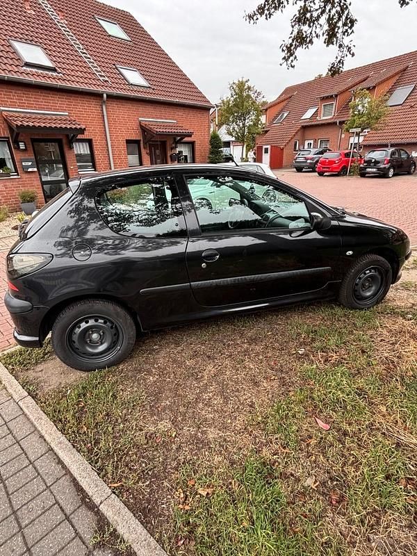 Schwarz Gebraucht 2006 Peugeot 206 Kleinwagen | 650 € (Superpreis) - Bild 1/4
