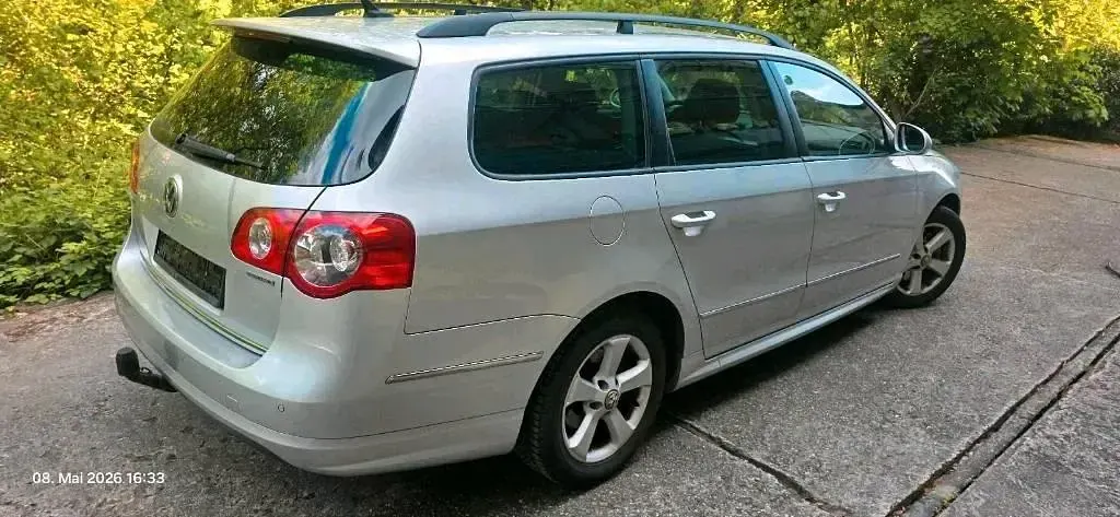 Gebraucht VW Passat 105 PS (77 kW) 2010 Grau Kombi