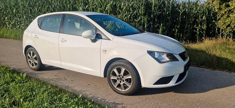 Weiß Gebraucht 2012 Seat Ibiza Limousine | 8.590 € (Fairer Preis) - Bild 1/4