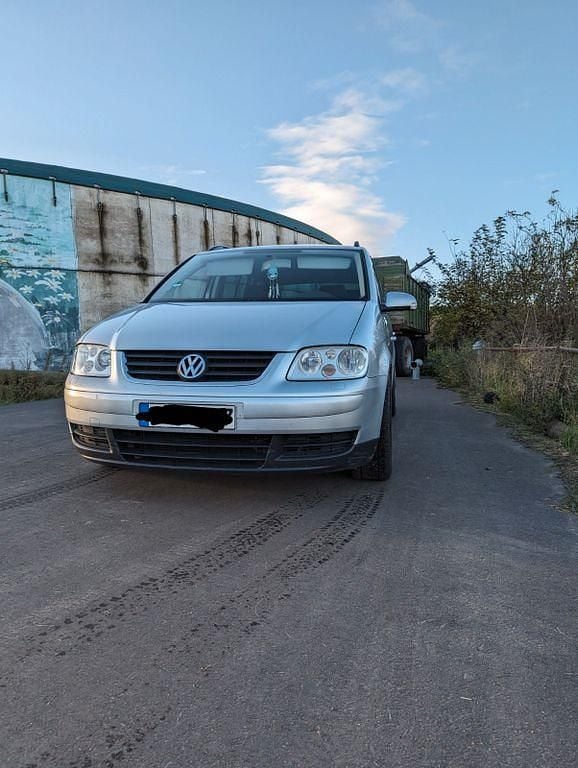 Grau Gebraucht 2005 VW Touran Trendline Van / Kleinbus | 1.699 € (Guter Preis) - Bild 1/4