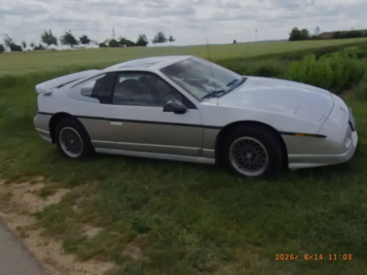 Gebraucht Pontiac Fiero 126 PS (92 kW) 1987 Silber Coupé