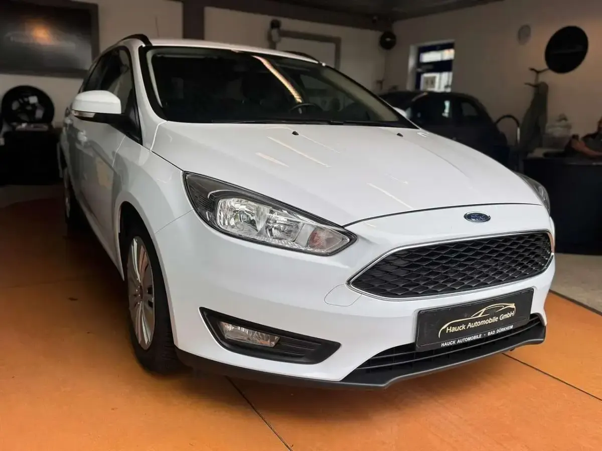 Używany Ford Focus Business Edition 101 KM (74 kW) 2015 Biały Kombi