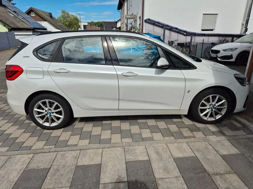 Gebraucht BMW 225 Active Tourer iPerformance 224 PS (164 kW) 2018 Weiß Van / Kleinbus