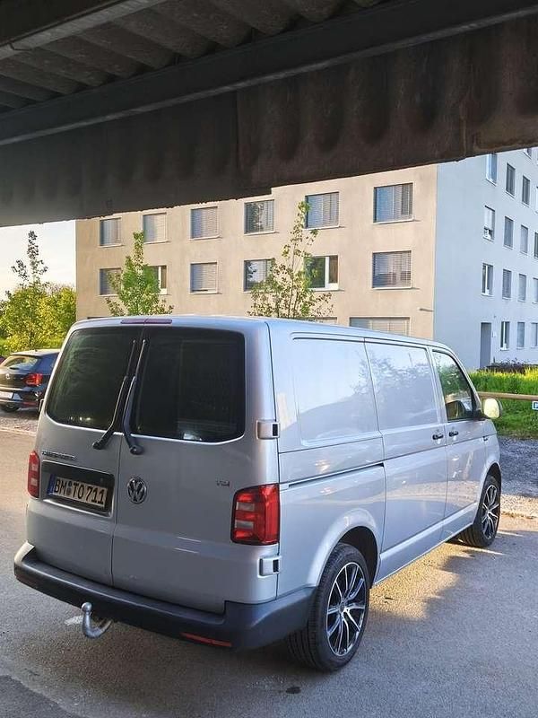 Używany VW Transporter 150 KM (110 kW) 2016 Srebrny Van
