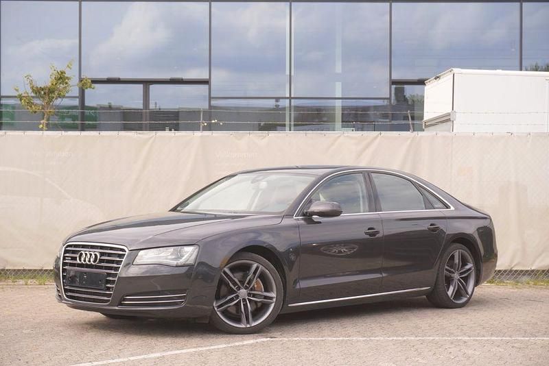 Grau Gebraucht 2012 Audi A8 Sport Limousine | 12.100 € (Superpreis) - Bild 1/4