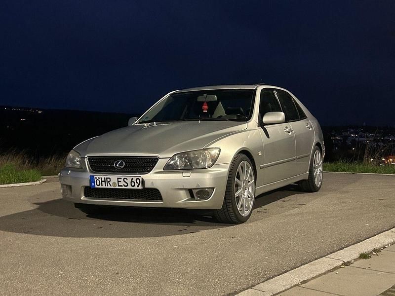 Gebraucht Lexus IS200 155 PS (114 kW) 2004 Silber Limousine
