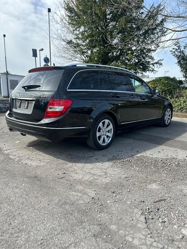 Gebraucht Mercedes C250 204 PS (150 kW) 2011 Schwarz Kombi