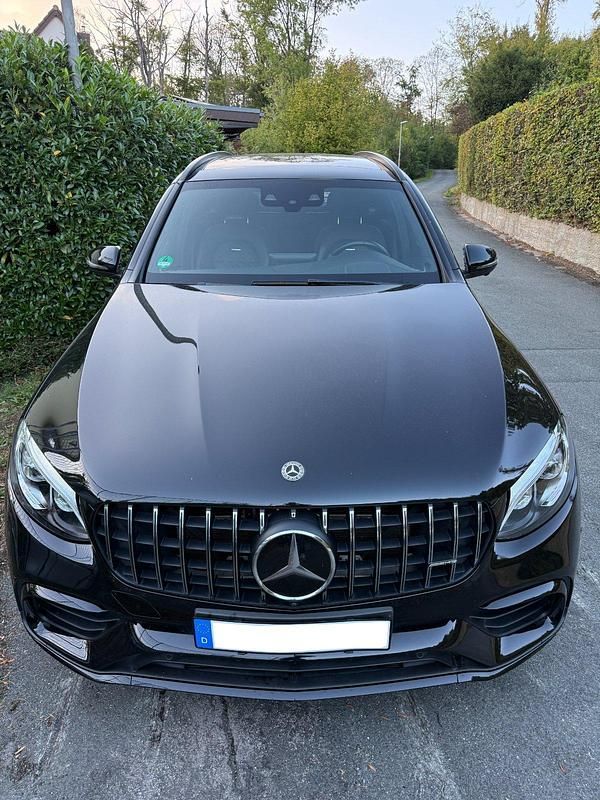 Schwarz Gebraucht 2018 Mercedes GLC63 AMG SUV | 58.000 € (Teuer) - Bild 1/4