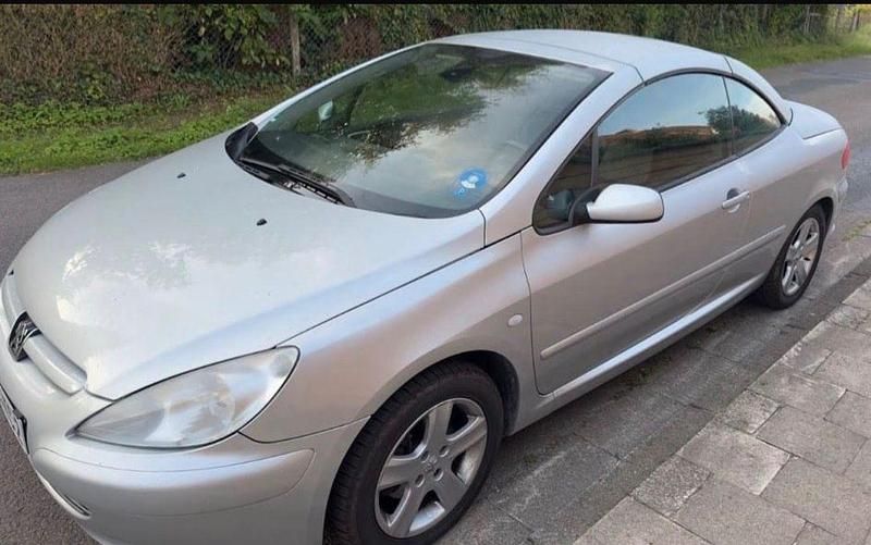 Silber Gebraucht 2005 Peugeot 307 CC Cabrio | 3.250 € (Fairer Preis) - Bild 1/4