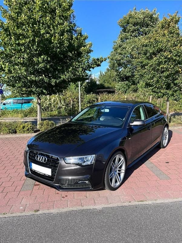 Schwarz Gebraucht 2013 Audi A5 Sportback S-Line Kleinwagen | 13.600 € (Etwas zu teuer) - Bild 1/4