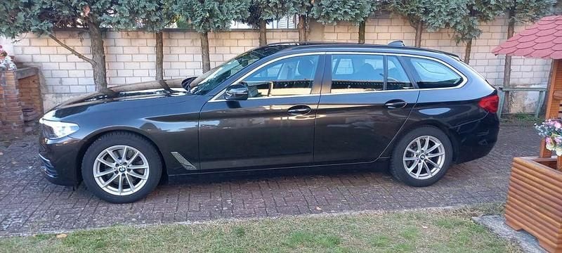 Braun Gebraucht 2018 BMW 520 Kombi | 17.850 € (Guter Preis) - Bild 1/4