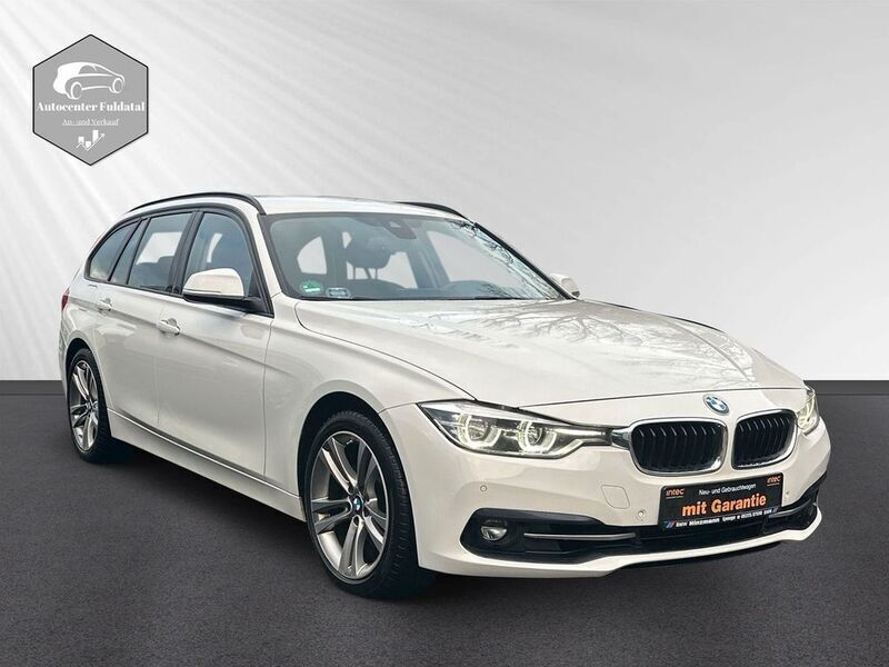 Weiß Gebraucht 2019 BMW 330 Sport Line Kombi | 22.490 € (Fairer Preis) - Bild 1/4