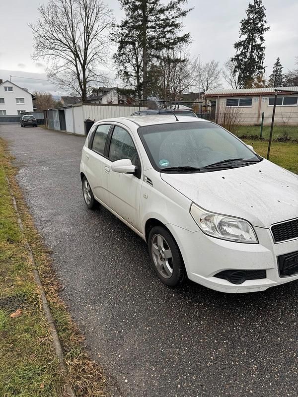 Gebraucht Chevrolet Aveo 84 PS (61 kW) 2008 Weiß Kleinwagen