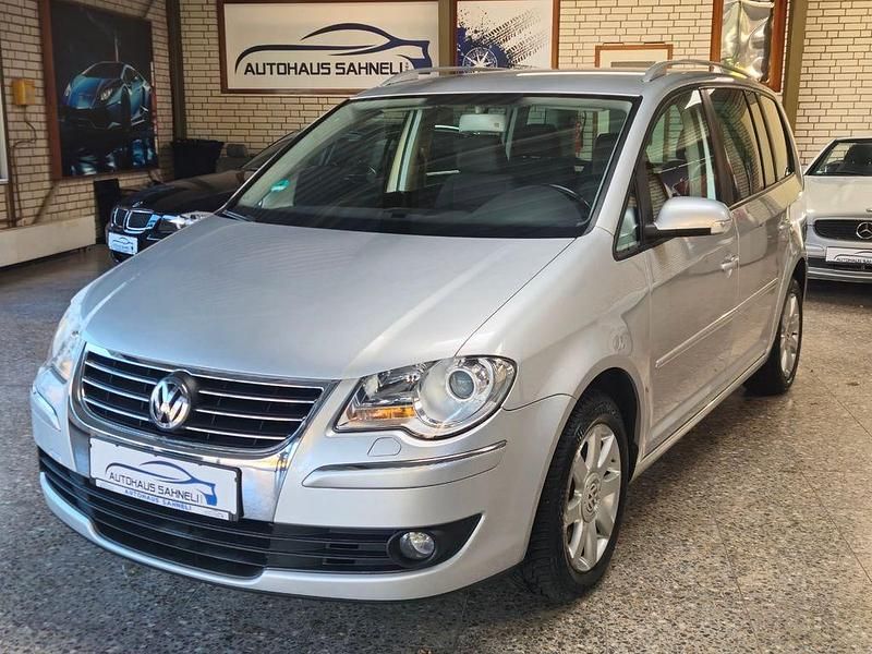 Silber Gebraucht 2007 VW Touran Highline Van / Kleinbus | 6.990 € (Teuer) - Bild 1/4