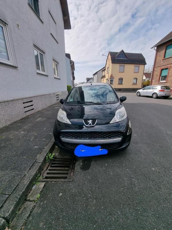 Schwarz Gebraucht 2010 Peugeot 107 Kleinwagen | 2.300 € (Fairer Preis) - Bild 1/4