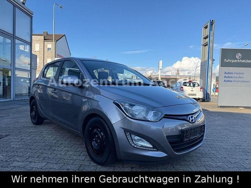 Gebraucht Hyundai i20 86 PS (63 kW) 2014 Grün Kleinwagen