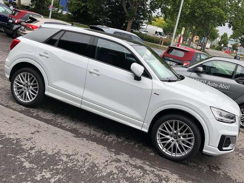 Weiß Gebraucht 2019 Audi Q2 SUV | 22.000 € (Fairer Preis) - Bild 1/4