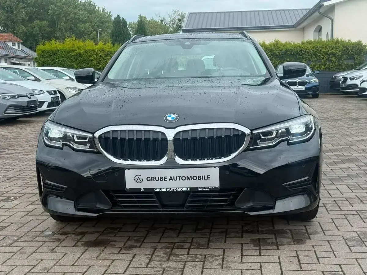 Gebraucht BMW 320 Advantage 190 PS (139 kW) 2020 Schwarz Kombi