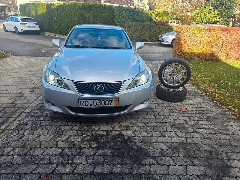 Silber Gebraucht 2006 Lexus IS220 Limousine | 3.500 € - Bild 1/4