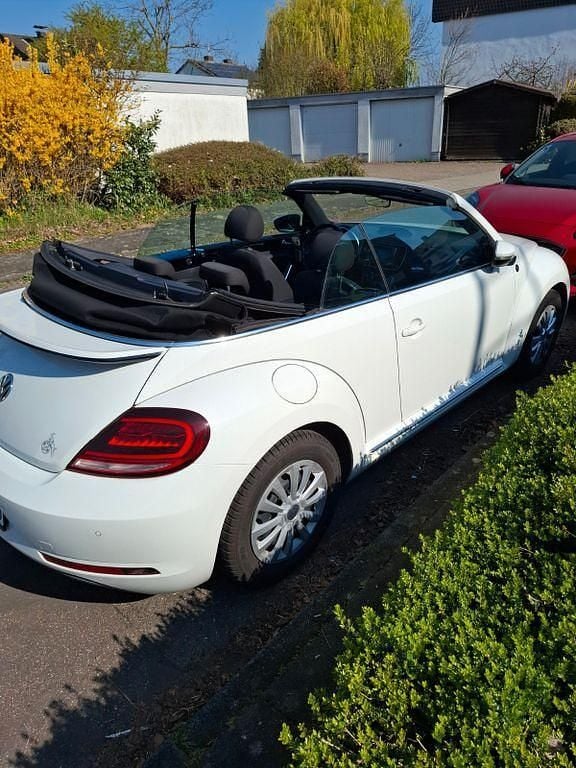 Gebraucht VW Beetle Sound 105 PS (77 kW) 2018 Weiß Kleinwagen