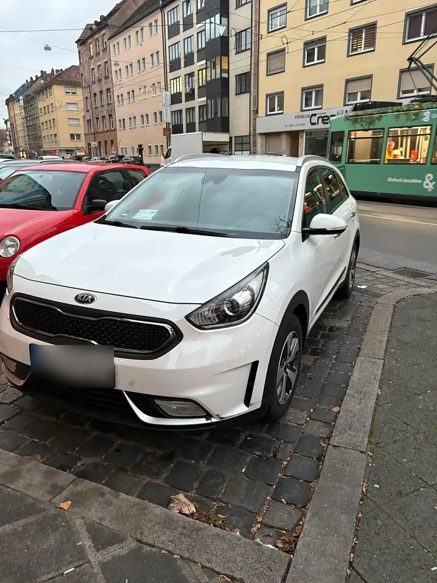 Gebraucht Kia Niro 160 PS (117 kW) 2017 Weiß SUV