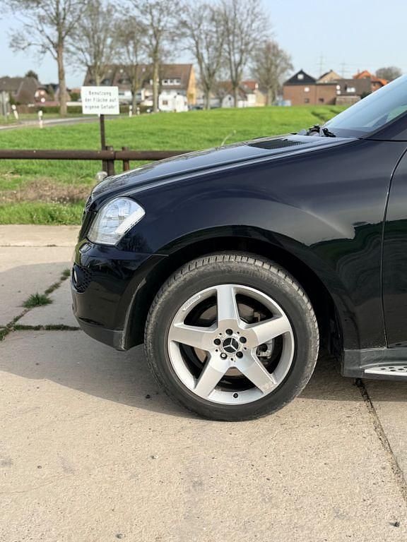 Gebraucht Mercedes ML280 220 PS (161 kW) 2007 Schwarz SUV