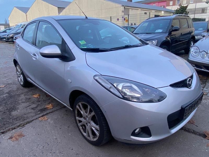 Gebraucht Mazda 2 86 PS (63 kW) 2010 Sunlight silver Kleinwagen