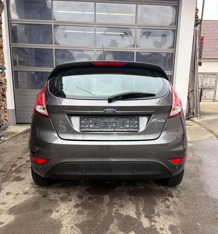 Gebraucht Ford Fiesta Trend 80 PS (58 kW) 2016 Grau Kleinwagen