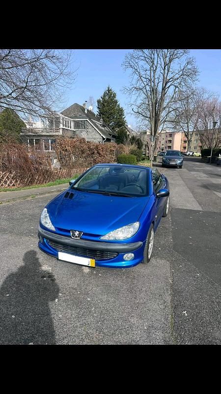 Gebraucht Peugeot 206 CC 109 PS (80 kW) 2002 Blau Cabrio