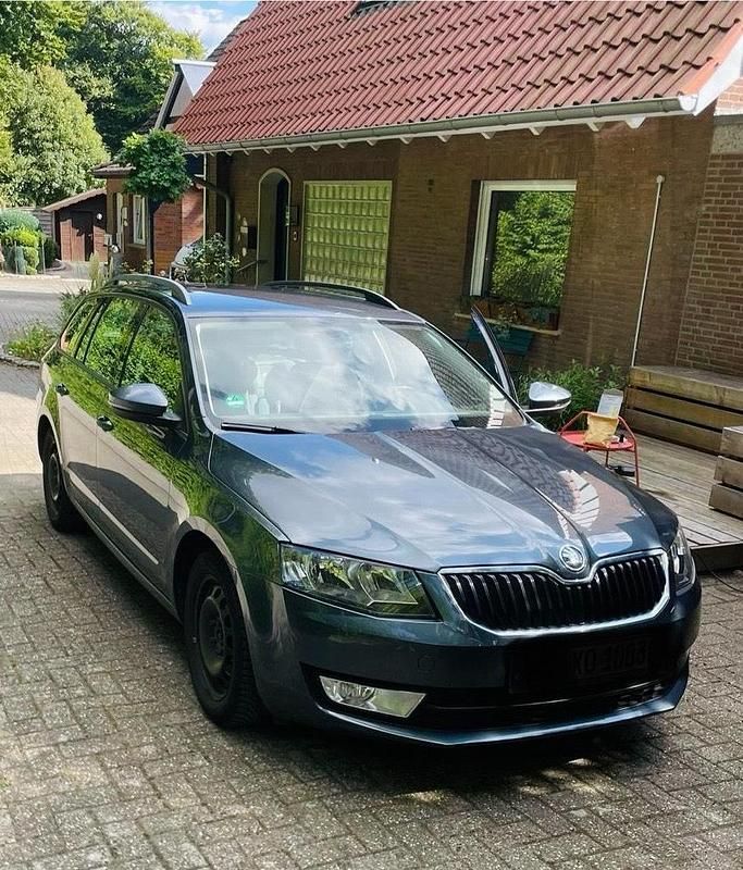 Grau Gebraucht 2015 Skoda Octavia GreenLine Kombi | 6.900 € (Superpreis) - Bild 1/4