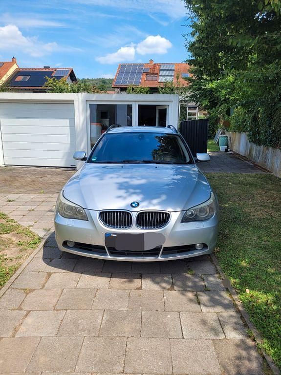 Silber Gebraucht 2005 BMW 530 Performance Kombi | 2.450 € (Fairer Preis) - Bild 1/4