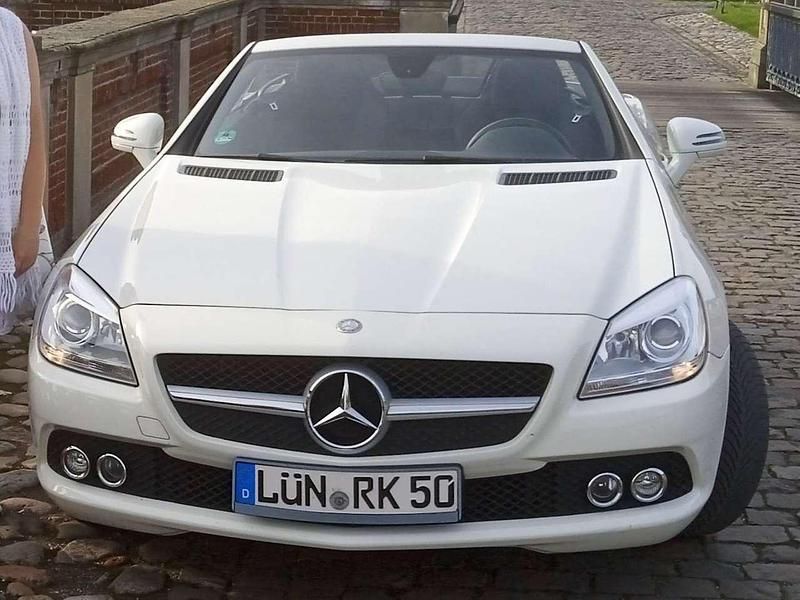 Weiß Gebraucht 2013 Mercedes SLK200 Cabrio | 14.900 € (Fairer Preis) - Bild 1/4