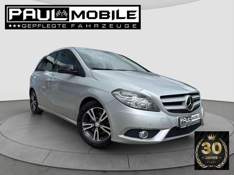 Silber Gebraucht 2014 Mercedes B180 Sport Van / Kleinbus | 9.693 € (Fairer Preis) - Bild 1/4