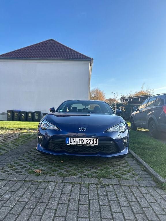 Blau Gebraucht 2016 Toyota GT86 GT Coupé | 20.500 € (Fairer Preis) - Bild 1/4
