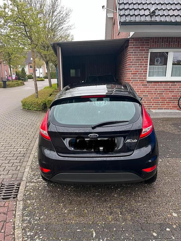 Gebraucht Ford Fiesta 82 PS (60 kW) 2011 Schwarz Kleinwagen