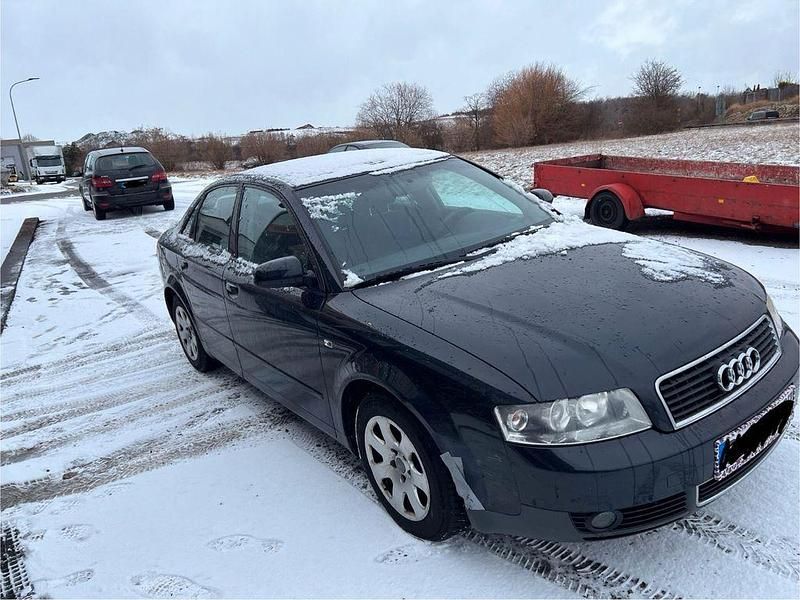 Schwarz Gebraucht 2001 Audi A4 Limousine | 1.900 € (Fairer Preis) - Bild 1/4