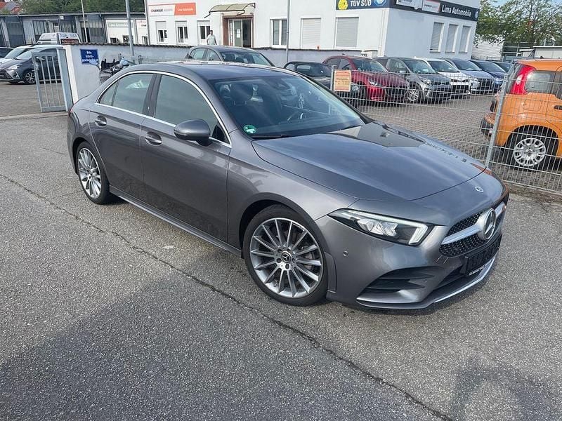 Gebraucht Mercedes A200 AMG line 163 PS (119 kW) 2022 Mountaingrau Limousine
