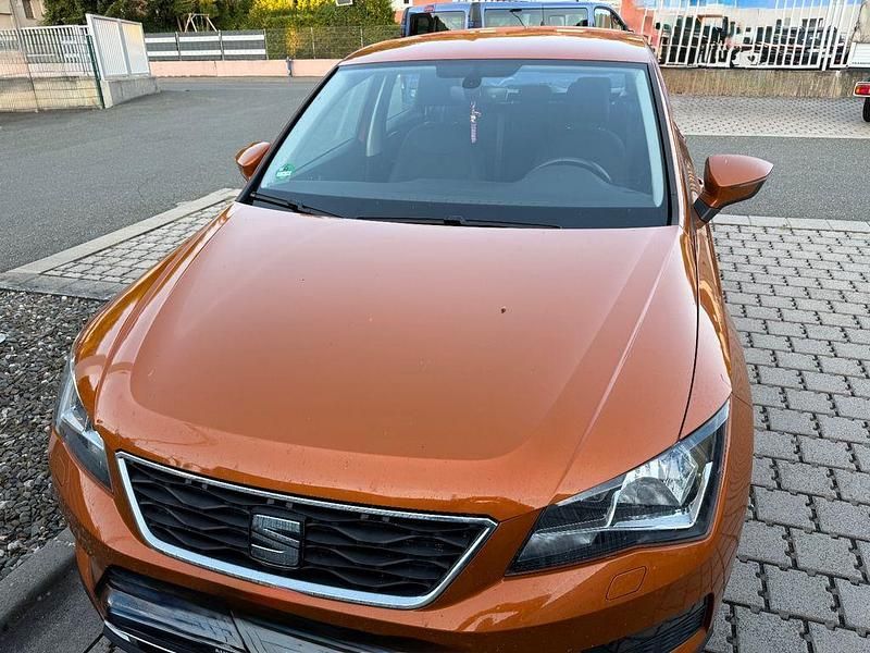Orange Gebraucht 2018 Seat Ateca Style SUV | 13.499 € (Guter Preis) - Bild 1/4